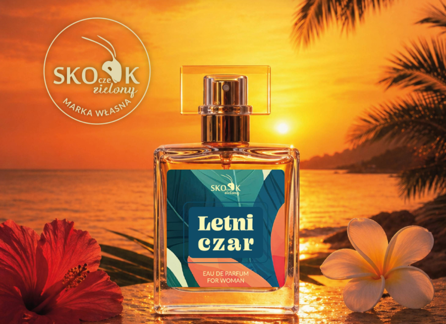 obrazek na którym są perfumy, a w tle letni zachód słońca i morze